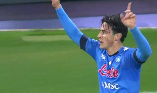 FOTO – Elmas omaggia Pandev: “Non ho parole per descriverti, sei una leggenda”