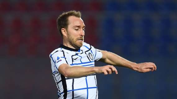 FOTO – Sky – Ottimismo per Eriksen, il danese sembra cosciente all’uscita dal campo