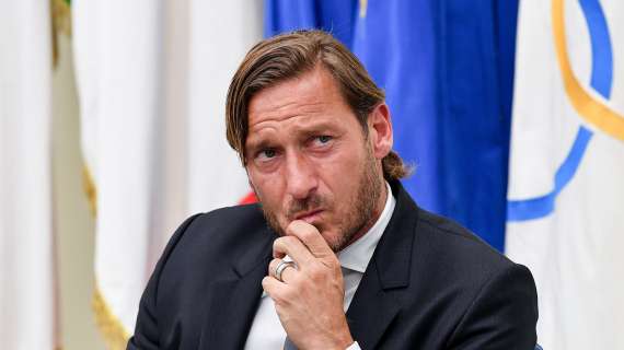 Malore Eriksen, il messaggio di Totti: “I numeri 10 non mollano mai”