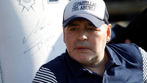 Maradona, chiesto l’arresto per 4 medici: "Droghe per farlo morire"