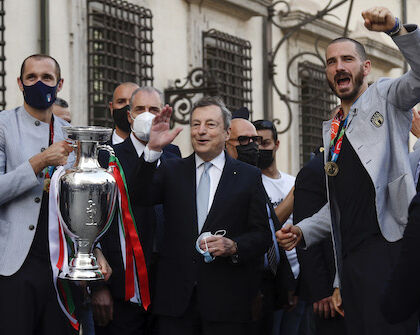 Draghi di fronte alla minaccia di Bonucci: «Con quella Coppa possono fare quello che vogliono»