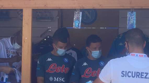 FOTO/VIDEO – Osimhen, Demme, Rui allo store: bagno di folla con decine di tifosi