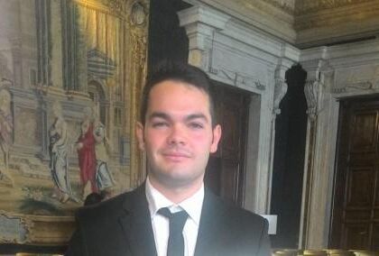 Il ragazzo che per combattere i tumori ha preso sei lauree a 25 anni, compreso il pianoforte