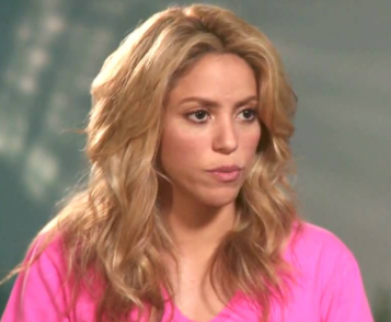 Shakira: «Ai miei figli insegno la gentilezza. Il lusso? E’ avere il tempo di guardare il cielo»