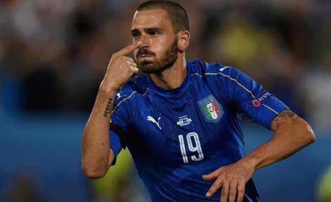 Ciro Oliva e il siparietto con Bonucci. Interviene Verratti: “Forza Napoli”