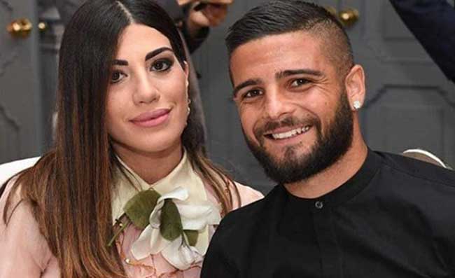 Insigne in vacanza a Ibiza. Vuole un aumento d’ingaggio: incontro con l’agente