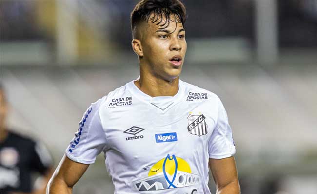 Napoli su Kaio Jorge, il Milan spinge per l’acquisto: due formule, nodo commissioni