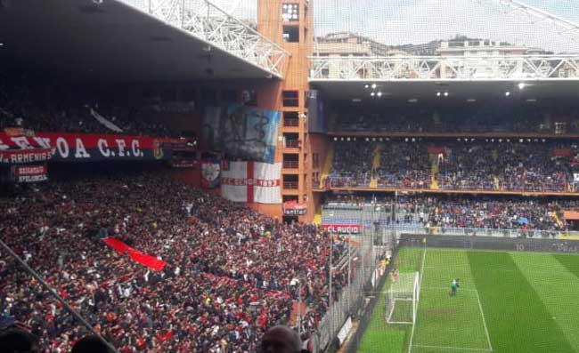 Gol annullato a Pandev, tifosi Genoa furiosi: “Come la Juve, voi siete come la Juve!”