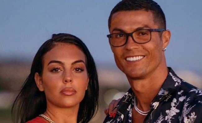 Ironia dai social: capitombolo Juve contro l’Empoli, Ronaldo se la ride con Georgina (FOTO)
