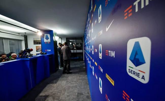 Serie A, crollo degli ascolti in tv. Ziliani punge la Juve e “difende” il Napoli