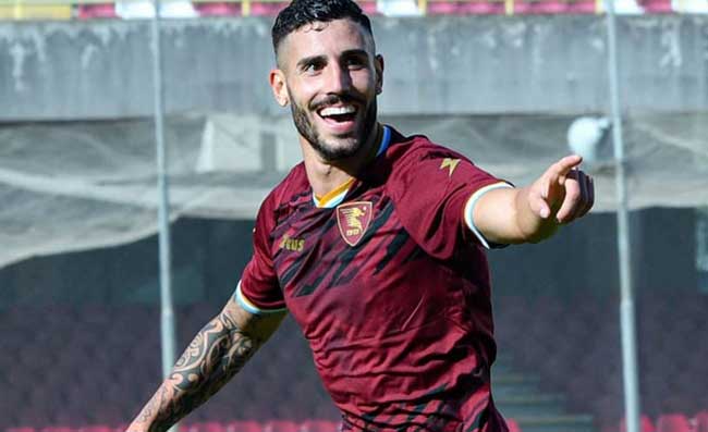 Tutino dice addio al Napoli: “Grazie Parma per la fiducia, proverò a ricambiare: lottando”
