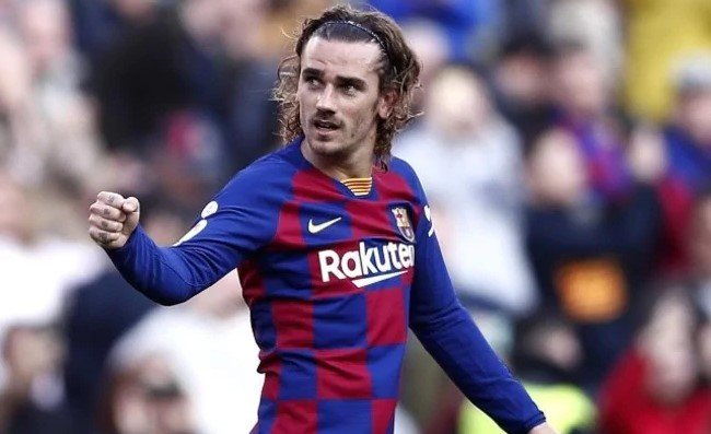 Griezmann, la moglie è una fuoriclasse: gol da urlo alla sua presentazione (VIDEO)