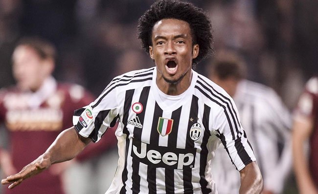 “Napoli, Cuadrado ha sette vite come i gatti. Ma come fa?”, l’interrogativo del giornalista