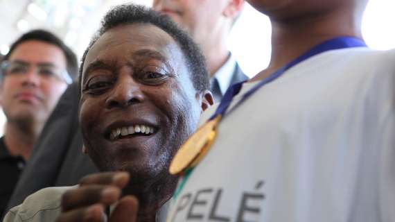 Pelé, la figlia annuncia: “Papà sta lasciando l’ospedale di San Paolo”