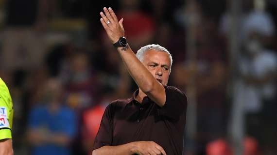 Roma, Mourinho non replica a Sarri: “Non voglio parlarne, ma abbiamo dominato la Lazio”