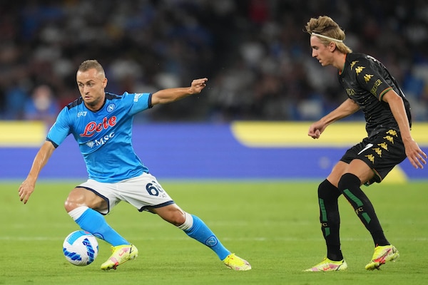 Napoli, terapie e personalizzato in campo per Lobotka