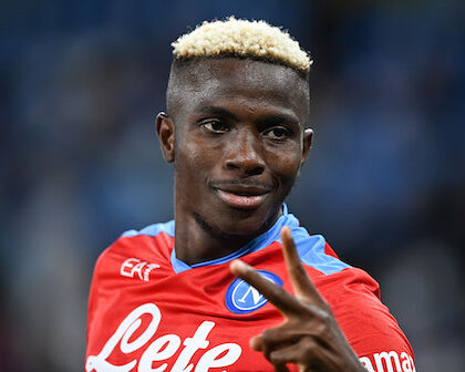 Osimhen: «L’amore che provo per il Napoli, la città e i tifosi è enorme, mi fa volare»