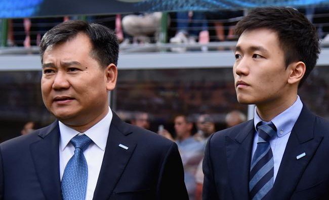 Inter, Thoir: “Zhang venderà al momento giusto. Retroscena su Lukaku e Dzeko”