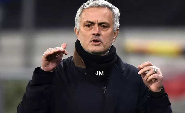 Mourinho, sfuriata negli spogliatoi: “Alcuni di voi non giocherebbero nemmeno in Serie B”
