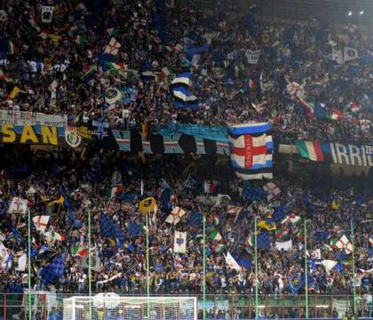 Inter-Napoli, la Curva Nord insulta i napoletani “Vesuvio lavali col fuoco”