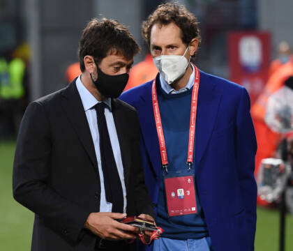 John Elkann vuole sostituire Agnelli: «È inadeguato. Non all’altezza. Non più adatto. Impresentabile»
