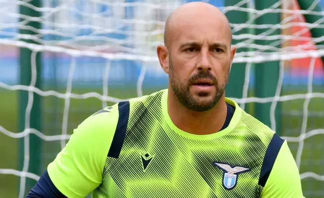Reina preso a pallonate in Napoli-Lazio: lo spagnolo incassò una dolorosa manita