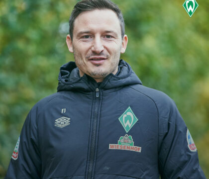 Werder Brema, l’allenatore, accusato di aver usato un green pass falso, si dimette