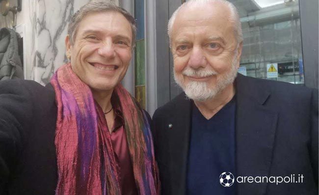De Laurentiis, complimenti a Malapena. Il tenore: “Da ragazzo giocavo nelle giovanili del Napoli”