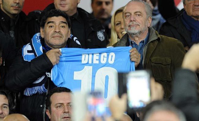 De Laurentiis twitta: “Vittoria super nel nome di Maradona!”. Il Napoli: “La notte di Re Diego!”