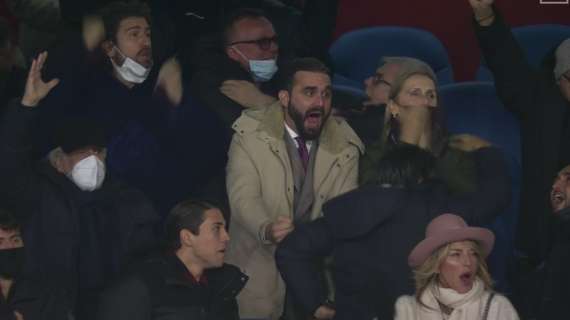 FOTO – Mertens pennella: Edo Jr, D’Alessio e Siani impazziscono in tribuna