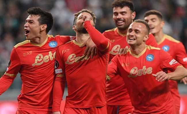 Il Napoli potrebbe risparmiare 22 milioni, tre calciatori in odore di “promozione”