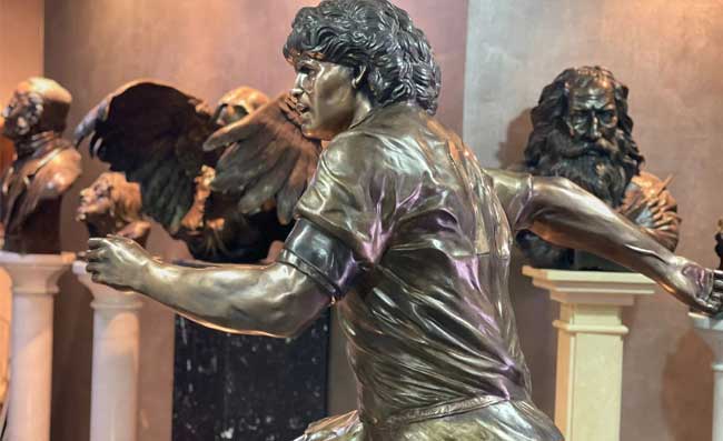 Statua Maradona, Sepe: “La mia opera non è quella del 28 novembre. Sarà visibile a tutti, il Comune di Napoli faccia presto”
