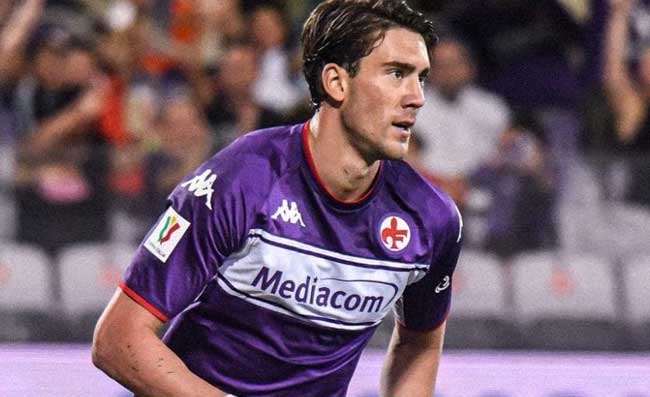 Vlahovic e la rottura con la Fiorentina, Cecchi svela: “C’è un club italiano dietro”