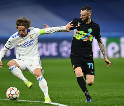 Covid al Real Madrid: i positivi salgono a sette (tutti vaccinati). Hanno fatto il test in macchina