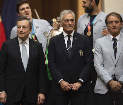 Il Giornale: il Governo valuta una stretta al calcio, stop al campionato o partite a porte chiuse
