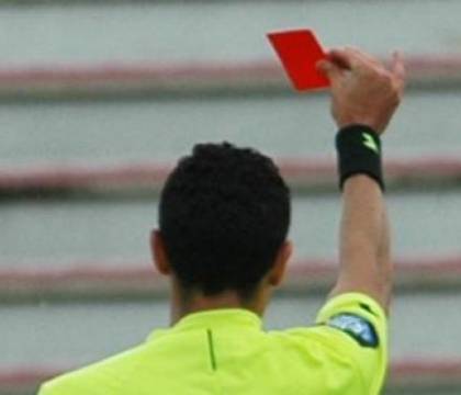 La Federcalcio irlandese denuncia che i suoi arbitri abbandonano a causa delle aggressioni verbali