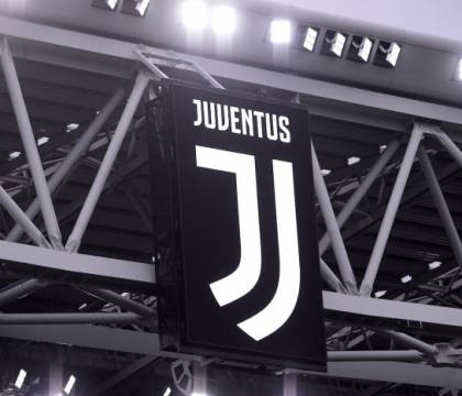 Per la holding Agnelli-Elkann la Juve è un peso: in Borsa è l’unico titolo in rosso del 2021