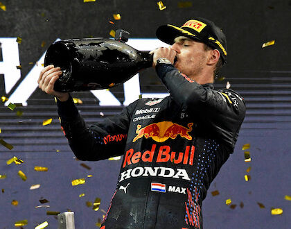 Verstappen: «Sono grato a Hamilton per questa battaglia durata un anno, perché è stata grandiosa» 