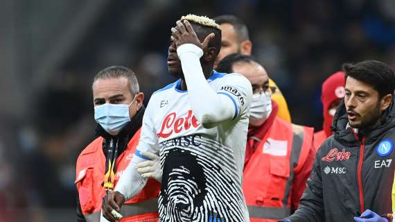 Cds – Osimhen, oggi altro tampone: attende il rientro in Italia per la visita decisiva