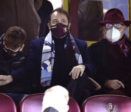 C’è il nono positivo della Salernitana, così salta la partita col Napoli