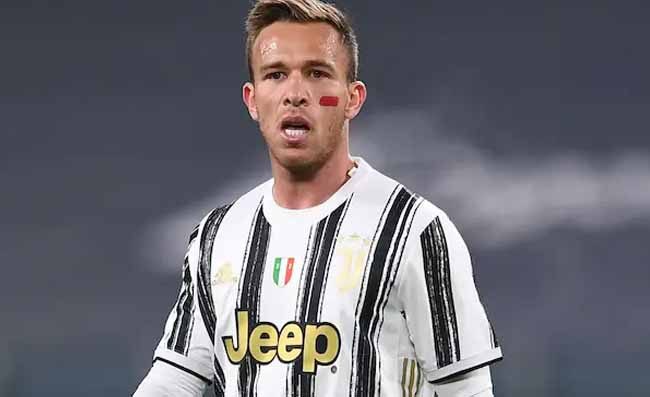 Juventus, Arthur è negativo: torna in gruppo per il Napoli