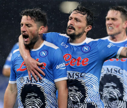 Nelle ultime 24 ore almeno 12 positivi nel Napoli, tra calciatori, staff e vari gruppi squadra