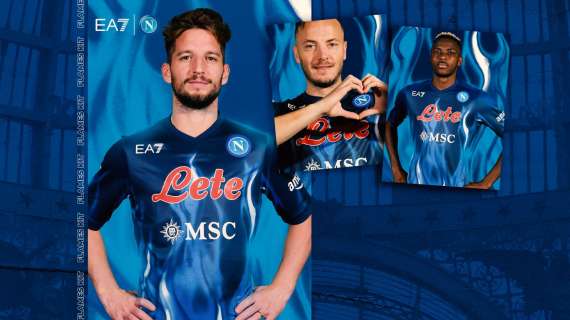FOTO&VIDEO – Arriva la nuova “maglia amore” della SSC Napoli: è in vendita da oggi, video da brividi