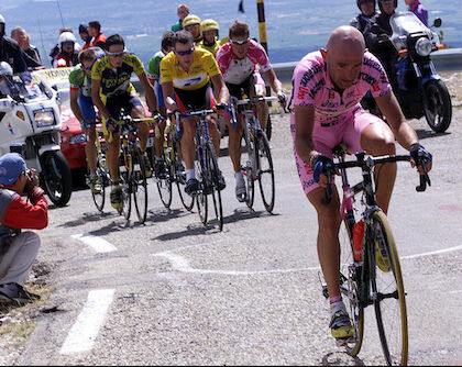 La mamma di Pantani: «La notte in cui morì, Marco non era solo, con lui c’erano due escort»