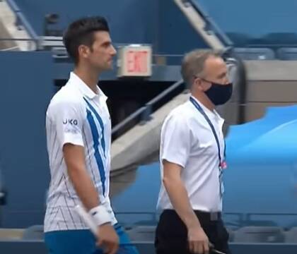 L’arbitro che squalificò Djokovic agli Us Open del 2020 è stato sospeso per “abuso di potere”