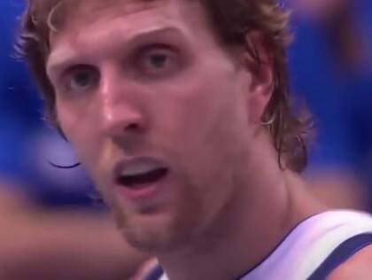 Nowitzki: «Il piede sta male, non posso giocare coi miei figli. Forse avrei dovuto smettere prima»