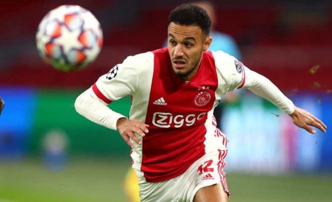 Mazraoui, tutti lo vogliono: il Napoli sfida Bayern, Roma e Barcellona