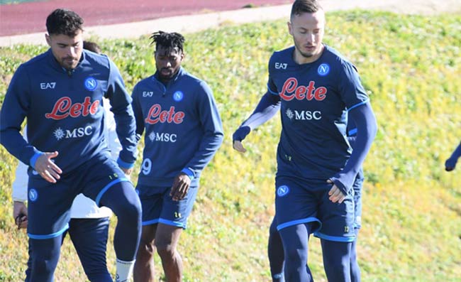Napoli, allenamento mattutino: personalizzato per due giocatori