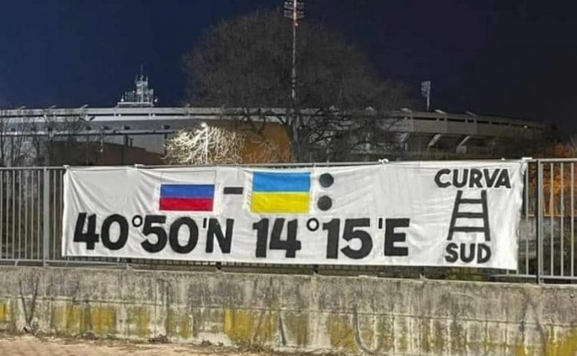 “Bombardate Napoli” striscione tifosi Verona, il commento di Maurizio De Giovanni