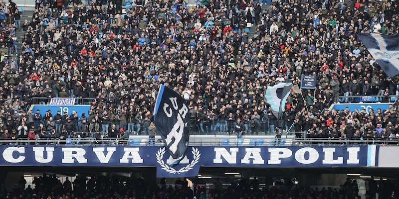 Maradona da record: stadio pieno per spingere il Napoli